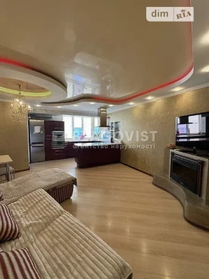 Продаж 1к квартири 67 кв. м на вул. Срібнокільська 12 • ID 3