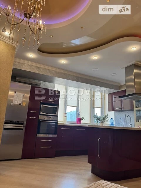 Продаж 1к квартири 67 кв. м на вул. Срібнокільська 12 • ID 3