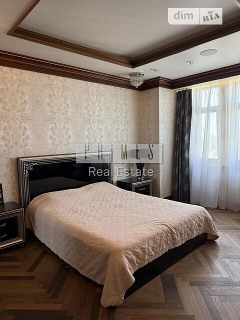 Продаж 3к квартири 143.9 кв. м на вул. Олеся Гончара 35 • ID