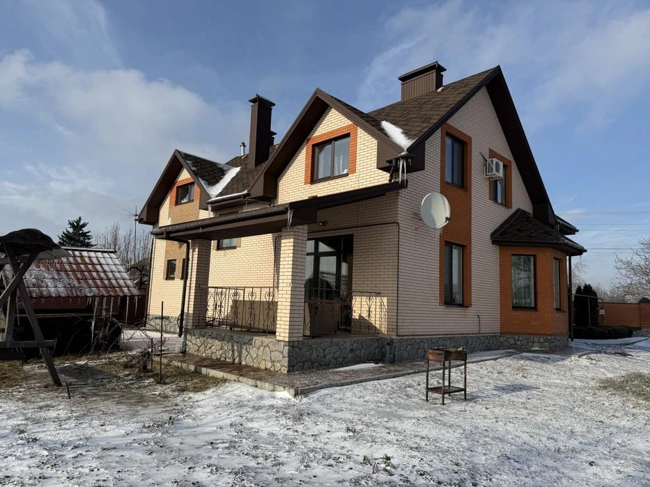Продам новий будинок в Полтаві з ремонтом та всім необхідним