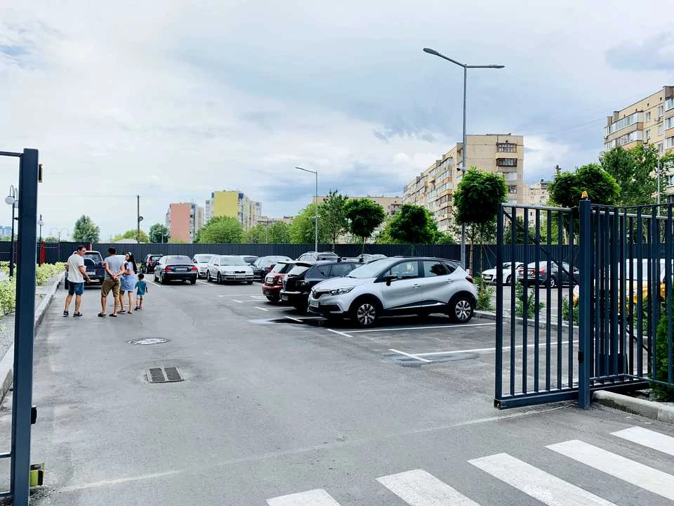 Квартира. Київ, Кам'янська вул. (Дніпродзержинська)
