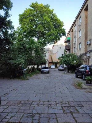 Предлагается к продаже 2-х комнатная квартира в самом центре