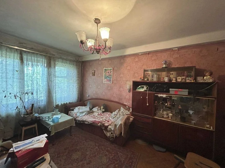 Продам 2-ух комнатную квартиру на Нивках, ул. Щербаковского,