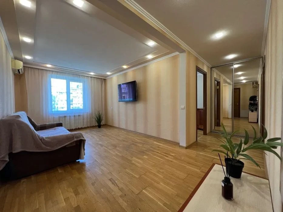 Продам квартиру жилмассив Перемога 5 проспект Героев Кодак Я