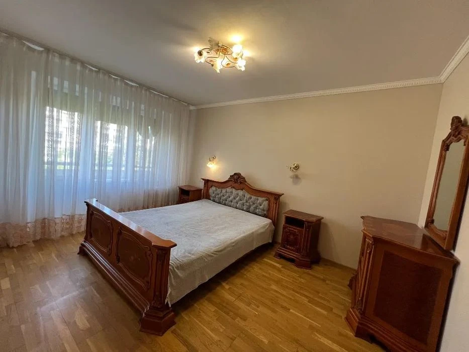 Продам квартиру жилмассив Перемога 5 проспект Героев Кодак Я