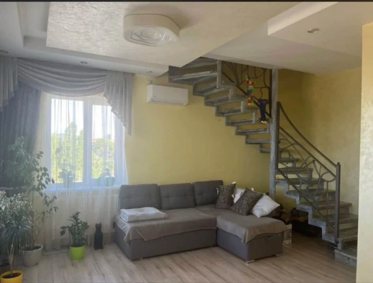 Продаж 3 кімнатної квартири / Новий район / Газ
