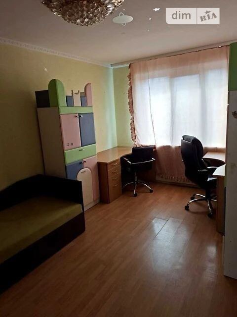 Довготривала оренда 3к квартири на просп. Берестейський 93 •