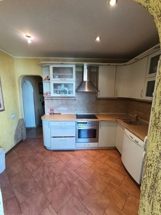 Продам 4 кімн., Червоної калини вул., Деснянський р-н