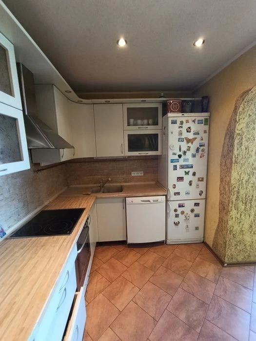 Продам 4 кімн., Червоної калини вул., Деснянський р-н