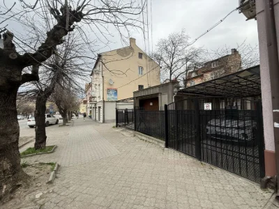 Будинок 212 кв.м. центр Чернівців під бізнес вул. Героїв май