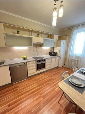 Новий будинок, продаж 1кімн квартири з меблями та технікою,