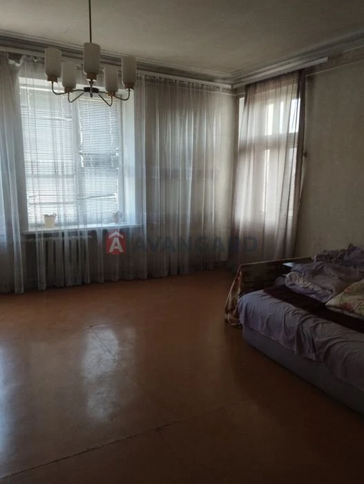 Продаж квартири по пр. Соборному 60