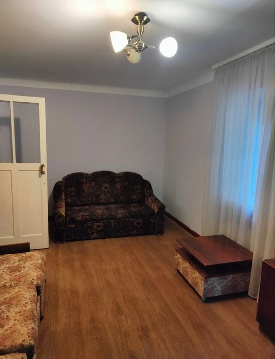 Продам 1 кімнатну квартиру на Ватових Неба