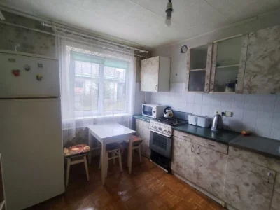 продам 1/2 будинка р-н Казбету