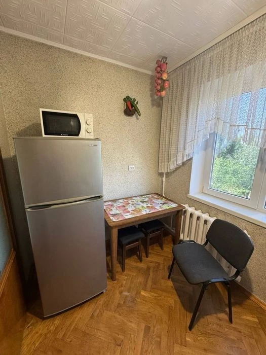 Оренда 1-к Дніпровський Васкрєсєнка Шухевича