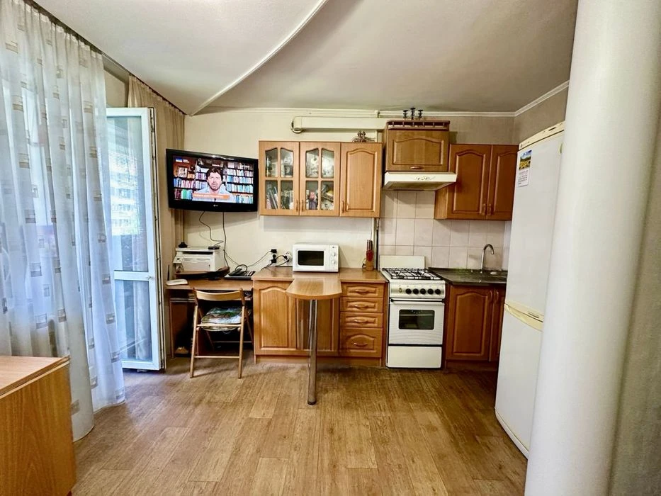Продам 1 кім квартиру 40м2, з/м Перемога 3, вул. Мандриківсь