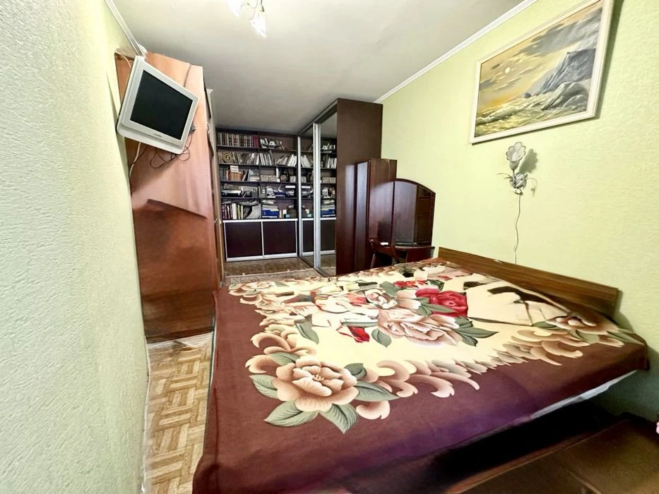 Продам 1 кім квартиру 40м2, з/м Перемога 3, вул. Мандриківсь