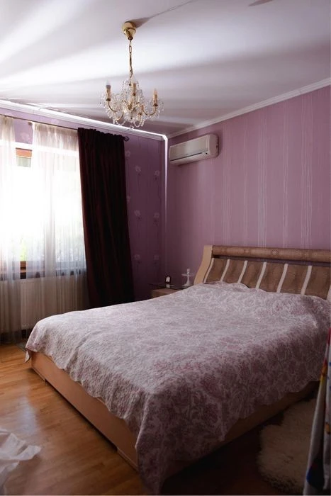 Оренда автономного будинку 250кв м біля голосівського лісу