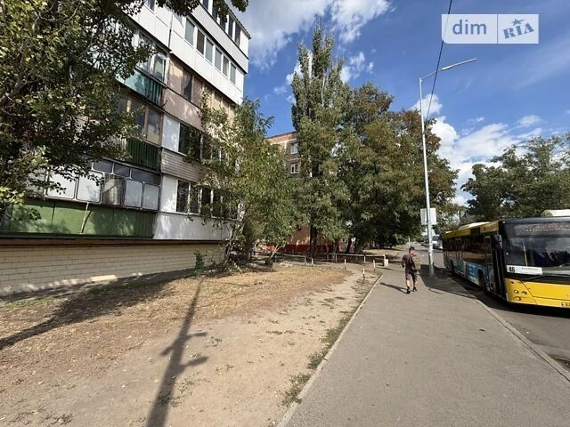 Продаж 2к квартири 48 кв. м на вул. Остафія Дашкевича 22 • I