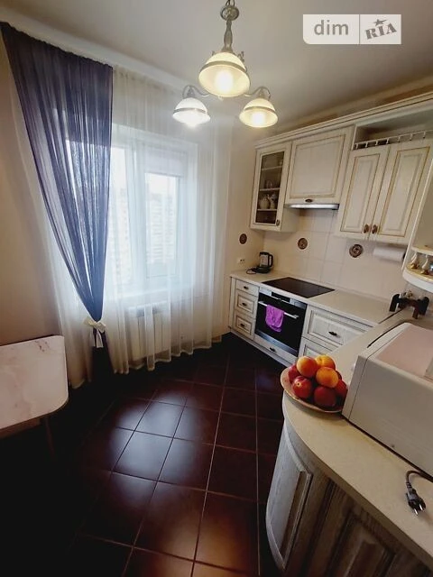 Продаж 2к квартири 53 кв. м на вул. Ревуцького 18 • ID 34819