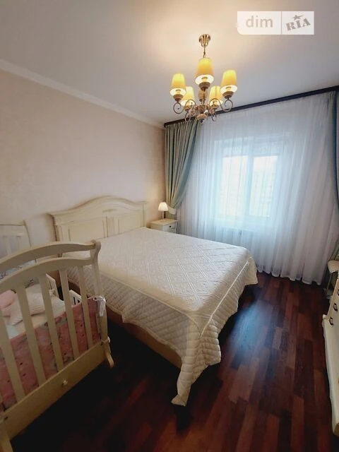 Продаж 2к квартири 53 кв. м на вул. Ревуцького 18 • ID 34819