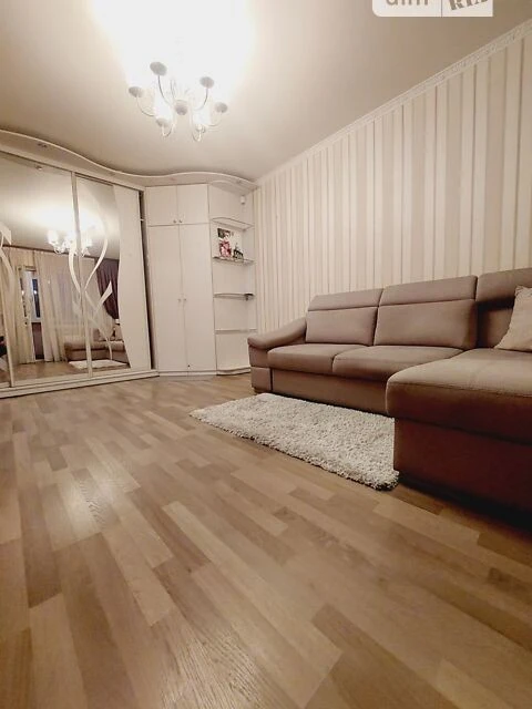 Продаж 2к квартири 53 кв. м на вул. Ревуцького 18 • ID 34819