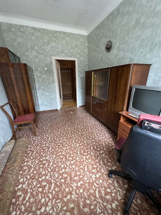 3к сталинка 70 м². Потолки 3м
