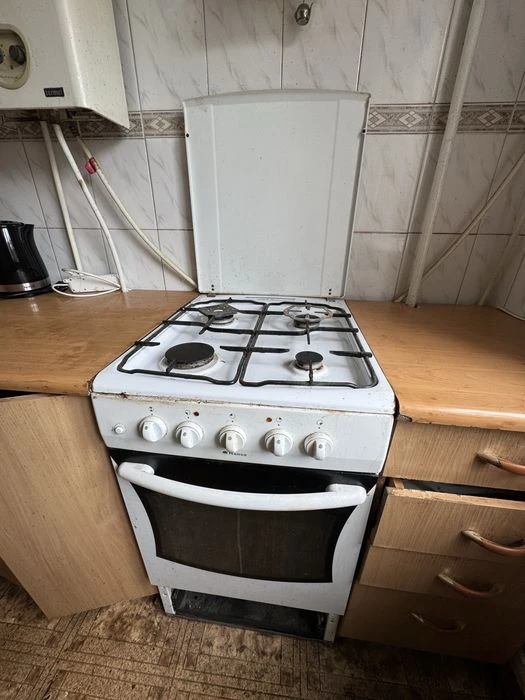 3к сталинка 70 м². Потолки 3м