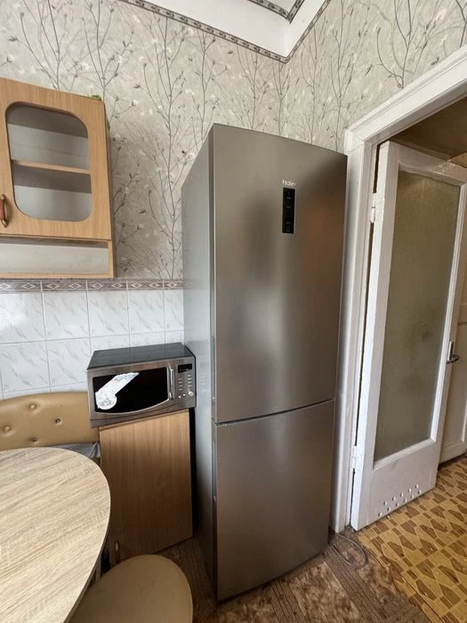 3к сталинка 70 м². Потолки 3м