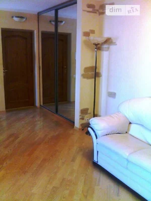 Продаж 3к квартири 82 кв. м на вул. Драгоманова 17 • ID 3481