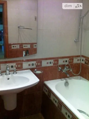 Продаж 3к квартири 82 кв. м на вул. Драгоманова 17 • ID 3481