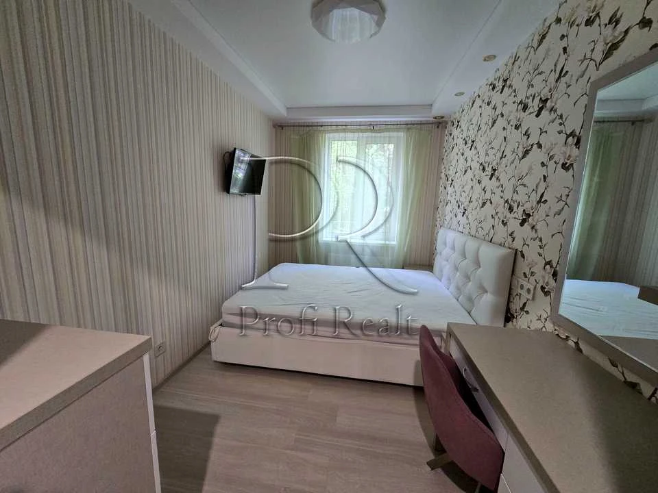 Квартира. Київ, Родини Глаголєвих вул. (Академіка Грекова)
