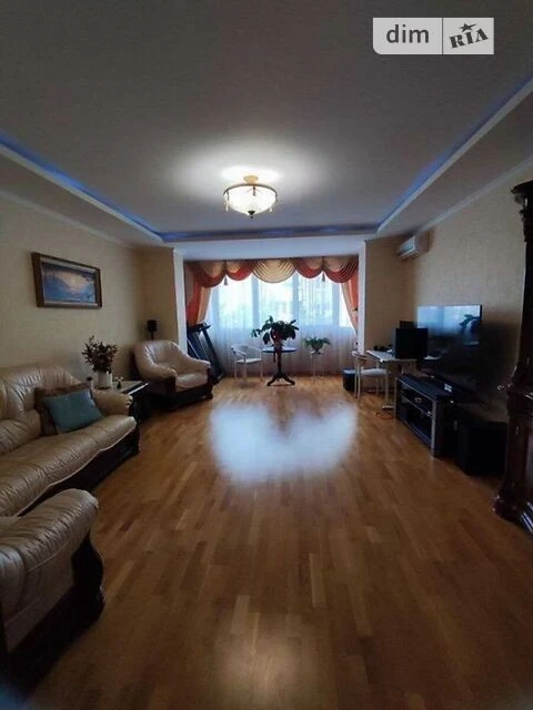 Продаж 3к квартири 105.1 кв. м на вул. Братства тарасівців 1