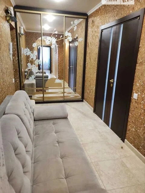 Продаж 3к квартири 105.1 кв. м на вул. Братства тарасівців 1