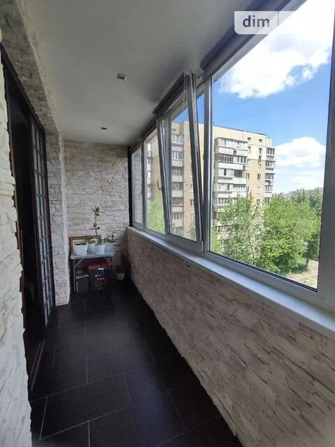 Продаж 3к квартири 105.1 кв. м на вул. Братства тарасівців 1