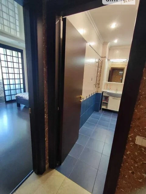 Продаж 3к квартири 105.1 кв. м на вул. Братства тарасівців 1