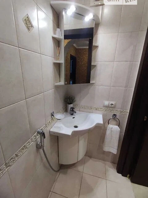 Продаж 3к квартири 105.1 кв. м на вул. Братства тарасівців 1