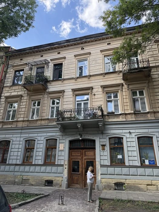 Продаж 4кім квартири в центрі Львова вул. Огієнка бічна Горо