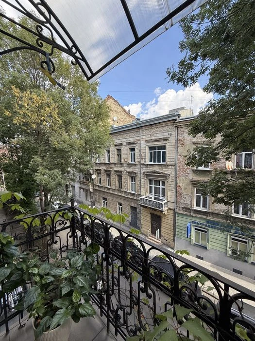 Продаж 4кім квартири в центрі Львова вул. Огієнка бічна Горо