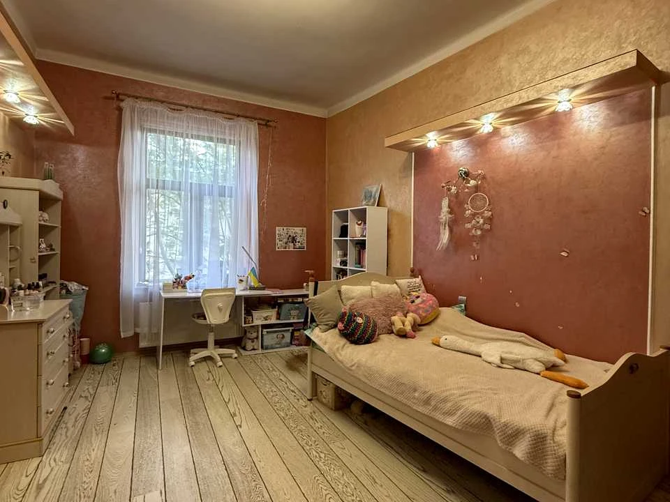 Квартира. Львів, Івана Огієнка вул. ()