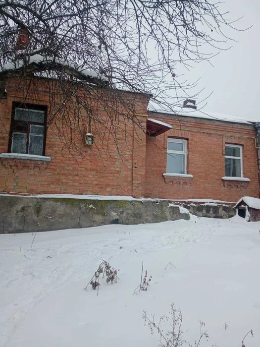 Продам частину будинку на Старому місті!