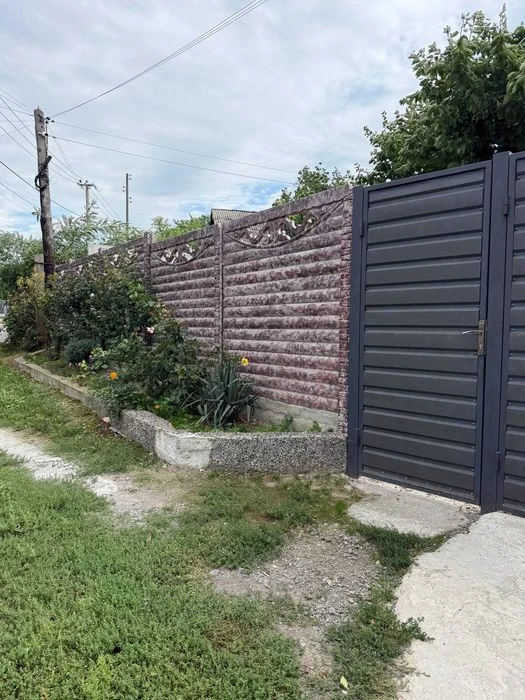 Продаж будинку на вул. Чумацькій — 10 соток та все необхідне