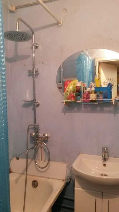 Продам 3 кімнатну квартиру, Оболонь, вул. Прирічна 19.