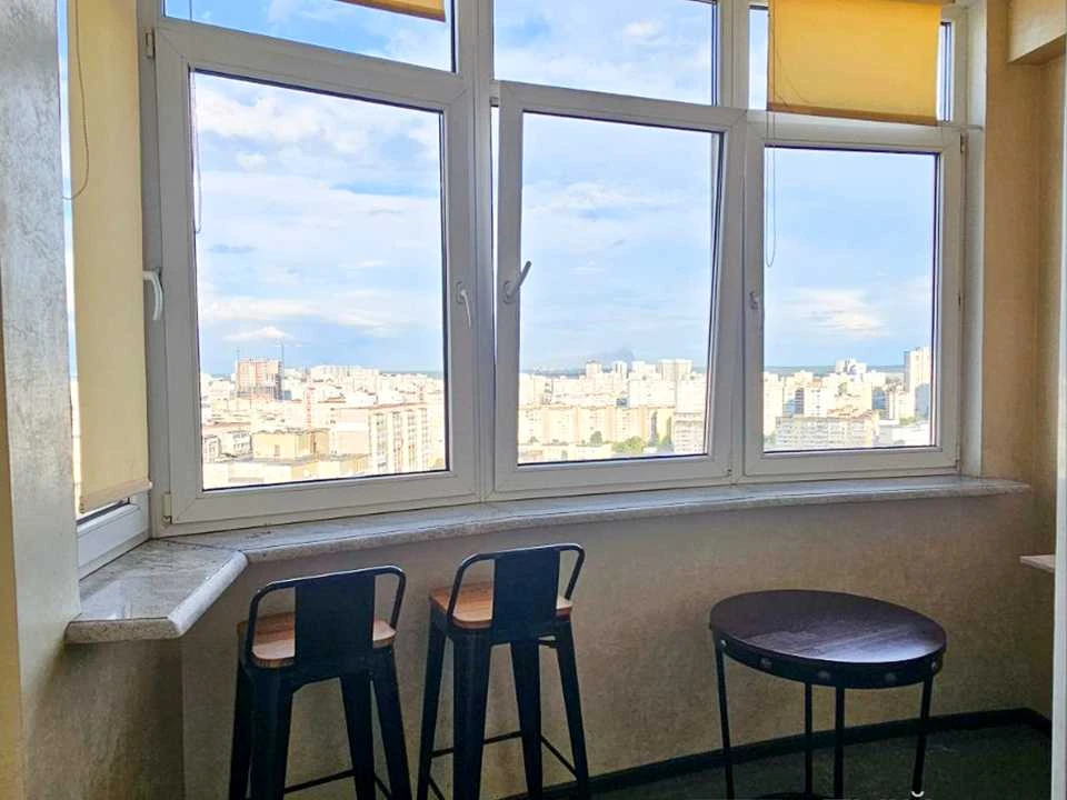 Квартира. Київ, Драгоманова вул.