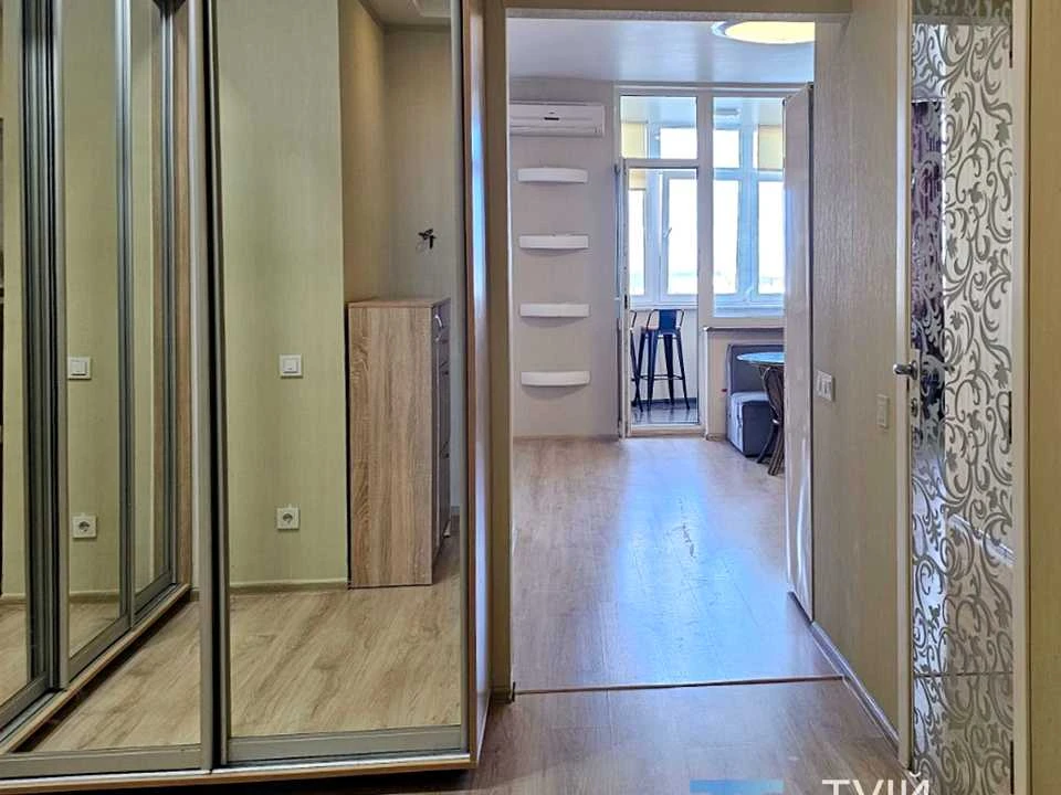 Квартира. Київ, Драгоманова вул.
