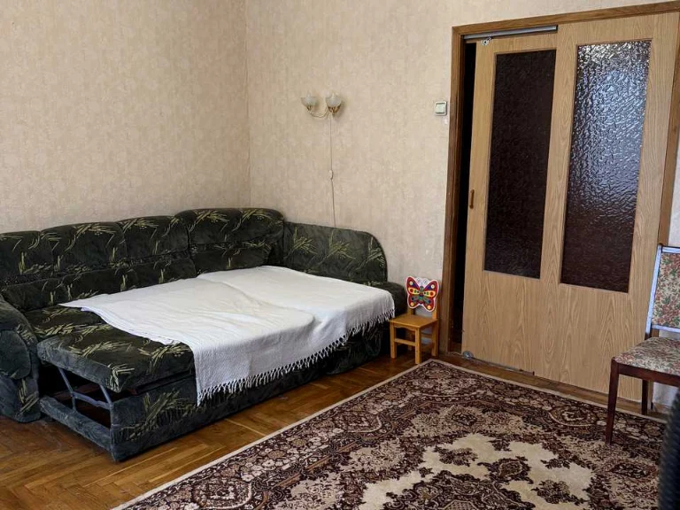 Квартира. Київ, Симиренка вул.
