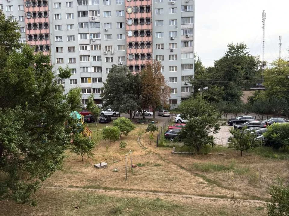 Квартира. Київ, Симиренка вул.