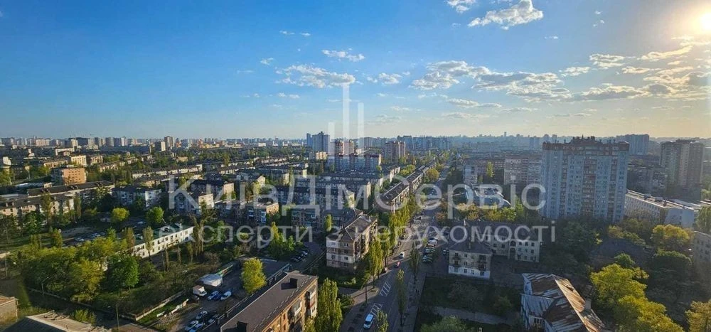 БЕЗ % Продам 2к 73 м2 Поправки Черчиля Хоткевича метро Черні