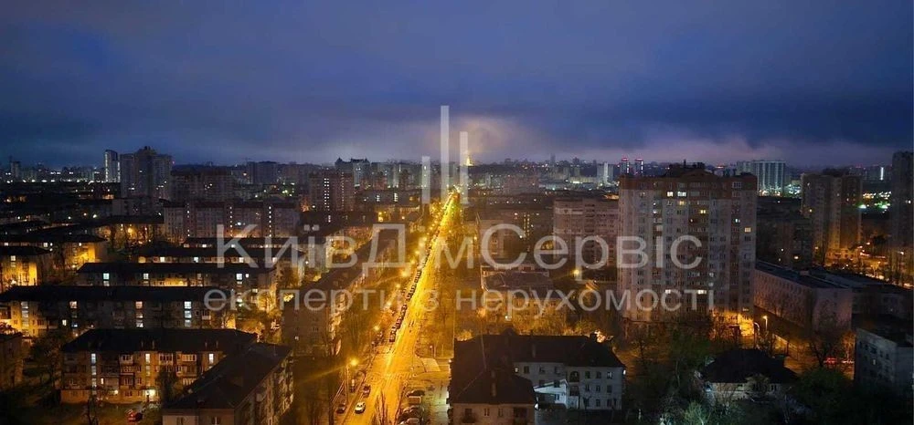 БЕЗ % Продам 2к 73 м2 Поправки Черчиля Хоткевича метро Черні