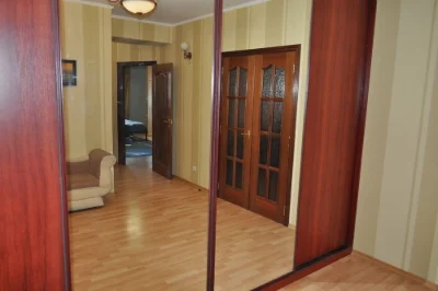 Продаж трикімнатної квартири, метро, ремонт, вул. Левка Лукʼ